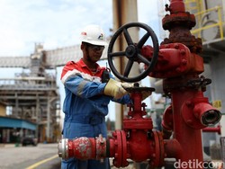RI Bisa Bisa Bebas Impor BBM Mulai 2024