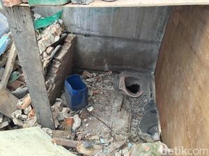 Cerita Basri Manusia Perahu di Luar Batang: WC Seadanya dan Tidur di Emperan Cerita Basri Manusia Perahu di Luar Batang: WC Seadanya dan Tidur di Emperan