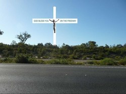 Rancangan Patung Salib Agar Kendaraan Melambat Ditolak di Australia