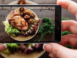 Ikuti Trik Ini Agar Ayam Panggang dan Telur Mata Sapi Jadi Photogenic