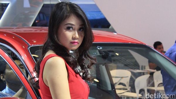 Niftia, Usher di Booth Nissan