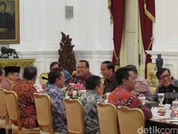 Pertemuan Penuh Tawa Antara Jokowi dan Pimpinan DPR