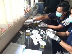 6 Pria dan 3 Wanita Muda Diamankan dalam Razia Narkoba di Kampung Sapiria