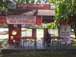 Ruang Publik di Banda Aceh: Internetan Boleh Seharian, Shalat Tetap Number One