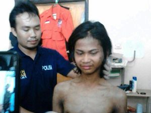 Dua Pengikut Santoso Tertangkap Saat Turun Gunung Karena Kelaparan Dua Pengikut Santoso Tertangkap Saat Turun Gunung Karena Kelaparan