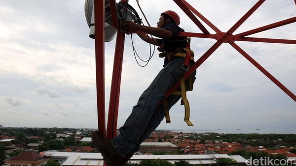 Warga Cirebon Nikmati Layanan 4G XL