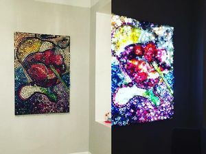 Karya Seni Indah Ini Dibuat dari 1.900 Botol Kuteks