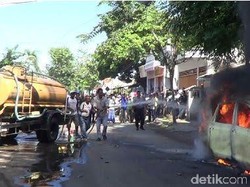 Ertiga Berisi Dua Anak Terbakar Saat Ditinggal Ortu Tawarkan Kosmetik