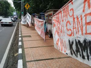 Wah Pedagang Purnawarman Menolak Direlokasi, Ingin Tetap Jualan di Trotoar
