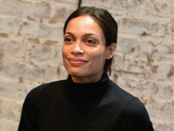 Ikut Demo, Aktris Rosario Dawson Ditangkap Polisi