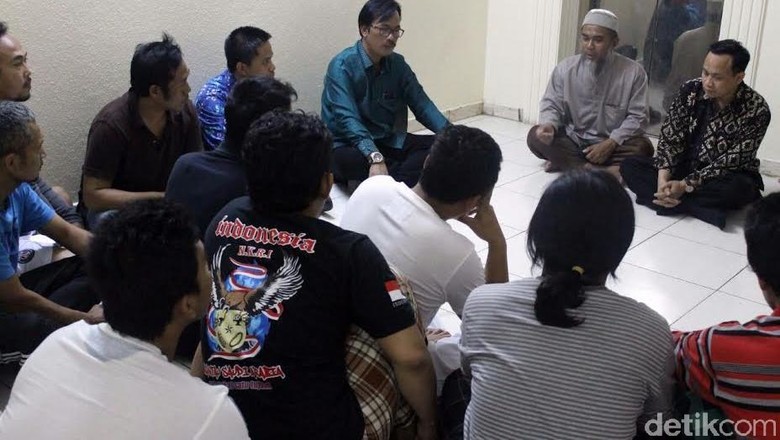 Dubes RI di Riyadh Temui Pekerja Binladin Group di Makkah yang Di-PHK Dubes RI di Riyadh Temui Pekerja Binladin Group di Makkah yang Di-PHK