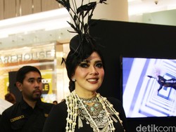 Foto: Penampilan Glamor ala Great Gatsby Syahrini