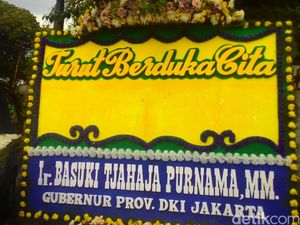 Ahok Kirim Bunga Duka Cita pada Korban Kebakaran di Cipete