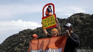 Aksi Nelayan Tolak Reklamasi Teluk Jakarta