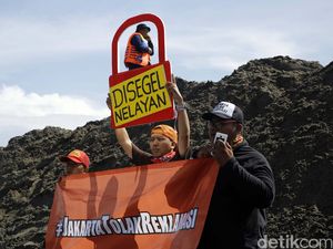 Aksi Nelayan Tolak Reklamasi Teluk Jakarta