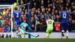Aguero Hat-trick, City Tundukkan Chelsea