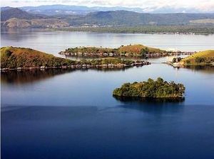 Danau Sentani Papua yang Damai dan Unik dengan 22 Pulau