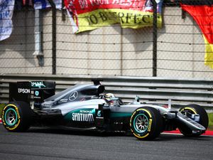 Finis Ketujuh di China, Hamilton Ambil Sisi Positifnya