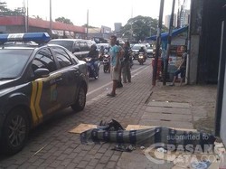 Jasad Nenek Tunawisma Tergeletak di Trotoar Jalan Raya Bogor