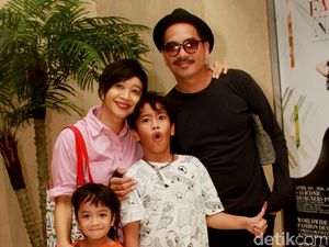 Kebersamaan Keluarga Kecil Indra Birowo