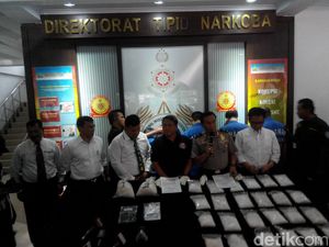 Polri Gagalkan Penyelundupan 14,1 Kg Sabu yang Disembunyikan di Tabung Selam