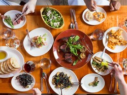 Skip Makan Malam Bisa Bantu Turunkan Bobot, Tapi Sehatkah?