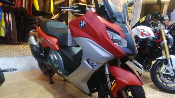 Skutik Bongsor BMW C650 Sport