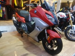 Sempat Tertahan di Bea Cukai, Skutik BMW Langsung Laku
