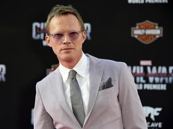 Paul Bettany Kewalahan Lawan Diri Sendiri di WandaVision Paul Bettany Kewalahan Lawan Diri Sendiri di WandaVision