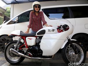 Gahar! Ikut Naik Motor Gede Bareng Dian Ayu Gahar! Ikut Naik Motor Gede Bareng Dian Ayu