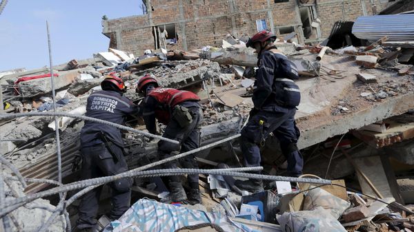 Evakuasi Korban Gempa Ekuador Masih Dilakukan