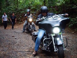 Harley-Davidson Sportster Diajak Naik-turun Bukit di Sukabumi