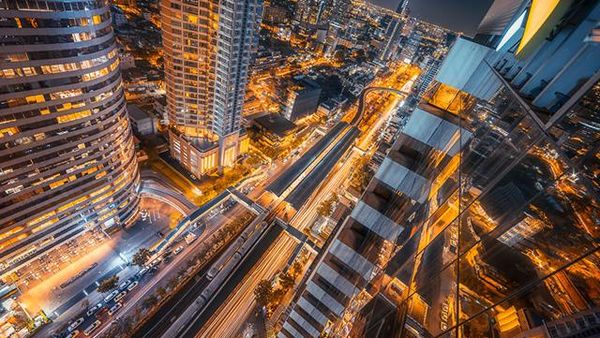 Gemerlap Cahaya Malam Bangkok dari Ketinggian