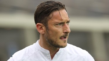Totti Sang Peter Pan: Happy Forty!