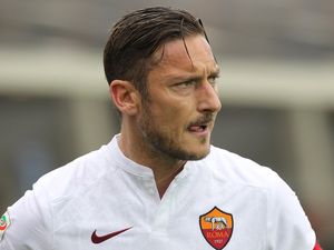 Totti Sang Peter Pan: Happy Forty! Totti Sang Peter Pan: Happy Forty!