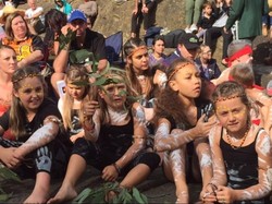 Peringatan Pembantaian Orang Aborigin di Sydney Kini Semakin Ramai