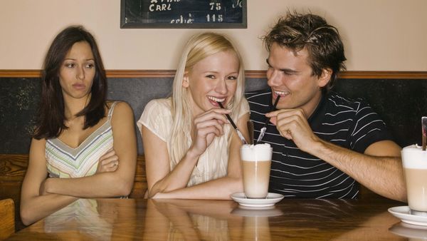 Catat! Ini 8 Tanda Kekasihmu Selingkuh