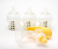 Bunda, Begini Cara Tepat Memilih Botol Susu Bayi