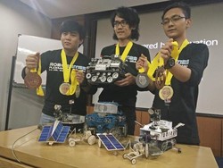 Tim Robotika Unikom Sabet 3 Medali Emas di Amerika
