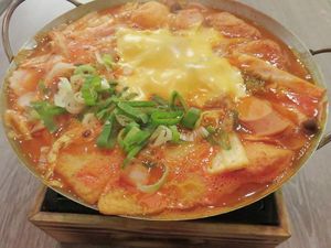 Double Pots: Personal Hotpot Komplet dengan Kuah Gaya Jepang hingga Korea