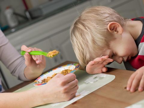 Ilustrasi anak picky eater atau susah makan