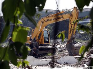 39 Bangunan di Pacuan Kuda Pulomas Dibongkar