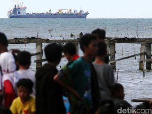 Melihat Penyedotan Pasir di Perairan Lontar Serang