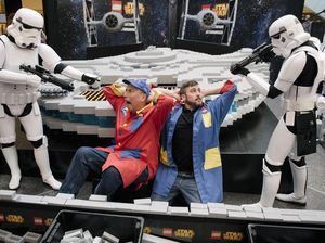 Milenium Falcon Terbesar Dari LEGO Star Wars