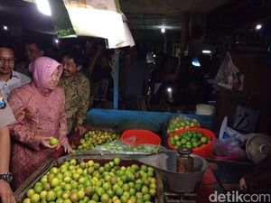 Wali Kota Risma Sidak Pasar Keputran Surabaya