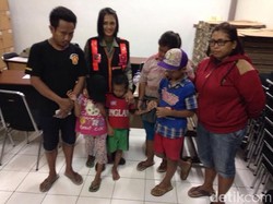 Lindungi Hak Anak, Satpol Amankan Ortu Tiga Bocah Penjual Telur Puyuh