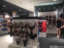 Koleksi Lingerie yang Didesain Naomi Campbell Kini Hadir di Indonesia