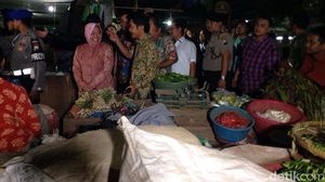 Risma Tinjau Pasar Keputran