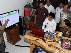 Rini Tantang Bupati Anas Jadikan Banyuwangi Wilayah Zero Kemiskinan