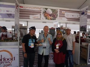 Sate Maranggi Dibanjiri Pengunjung di Manila